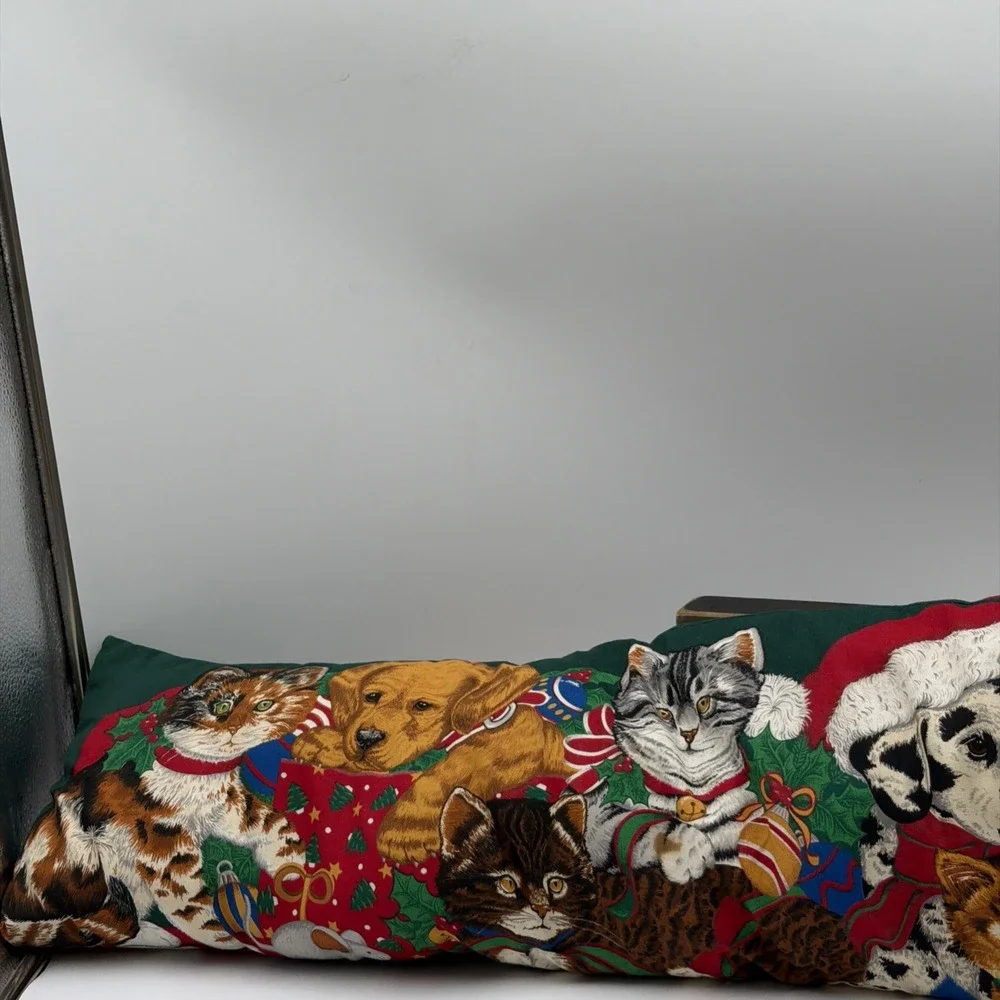 VIP Cranston Vtg Christmas Friends Draft Stopper Bench/Pillow Cats Dogs USA